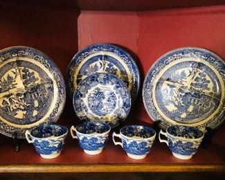 Bassett porcelain England blue willow divided plates/ cups,etc….