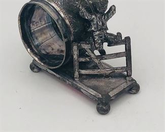 Meridian silver plate co 
Figural napkin rings
Circa 1875