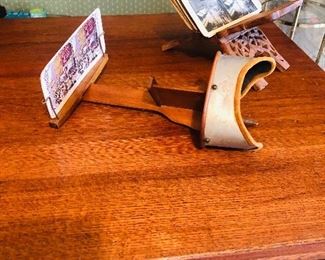 Stereoptican with cards. Circa late 1800’s to 1900
It was invented in 1838