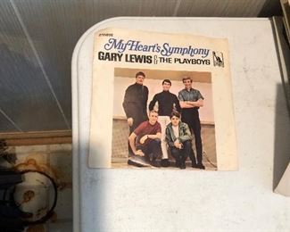 Lots of albums, 45’s and Victrola records