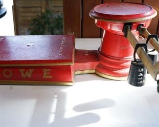 Vintage HOWE Scale
