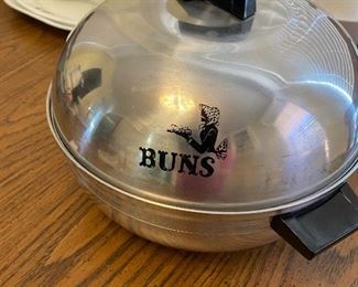 “Buns” metal bun warmer