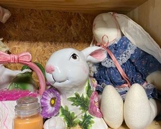 Lots of Christmas, Easter, Thanksgiving & other holiday decor items 