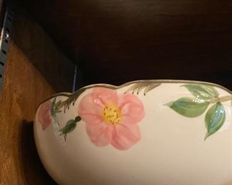 Franciscan Desert Rose - serving bowl/scalloped edge