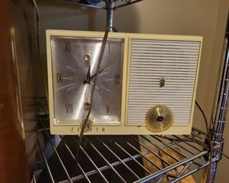 Vintage ZENITH Clock Radio