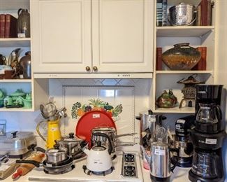 More kitchen goodies, including a cobalt blue KitchenAid mixer - yummy!