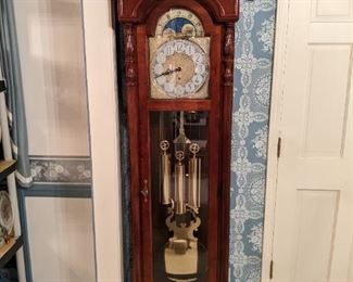 Lovely classic Ridgeway (Howard Miller) wooden grandfather clock, with lovely chimes.