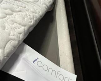 Clean like new Queen size icomfort insight mattresses