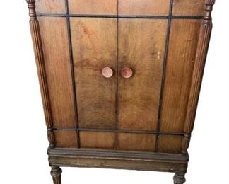 $50 - Two Shelf Wood Cabinet / Bar w Reeded Pillars CG97-18                                                                                                          Beautiful Wood Work. Reeded side pillars on this very unique piece. Great for a bar or extra storage.

Width : 27"
Depth : 18"
Height : 46"

Minor wear as to be expected from this age.

LOCAL PICK UP POTOMAC, MD. SHIPPING SUGGESTIONS AVAILABLE UPON REQUEST.