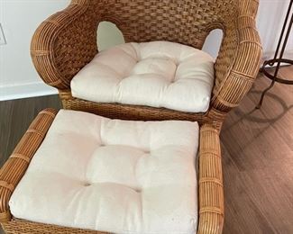 Excellent quality wicker chairs & Ottoman