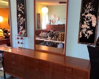 Falster MCM Teak 9 drawer dresser w/mirror