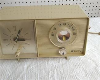 General Electric Clock Radio
