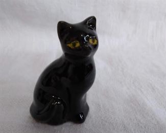 Small Ceramic Cat Figurine
