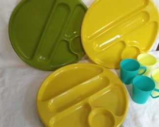 Plastic Picnic Ware Dishes
