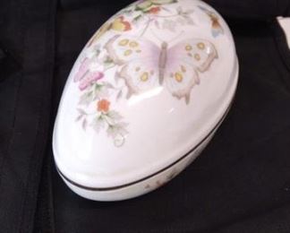 Porcelain Trinket Box
