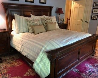 Thomasville King Bed $250 (Mattress & boxspring Included)