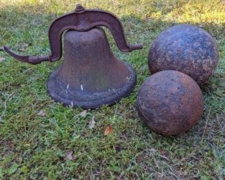 Redicilously Heavy Civil War Monster Hollow Cannon Ball. Smaller still large and heavy cannon ball. Great for lawn bowling.