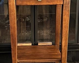 Side Table w Drawer