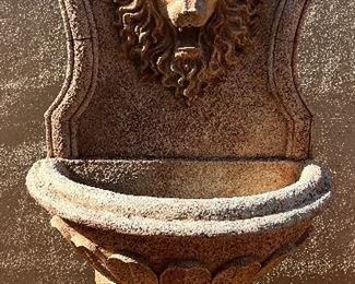 Fountain w Lion