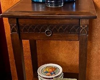 Side Table w Drawer