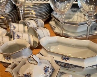 Harmony House China, Crystal Wine Glasses w Gold Rims 