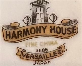 Harmony House China, Crystal Wine Glasses w Gold Rims 