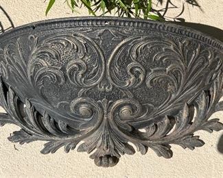 Metal Wall Decor/Pot