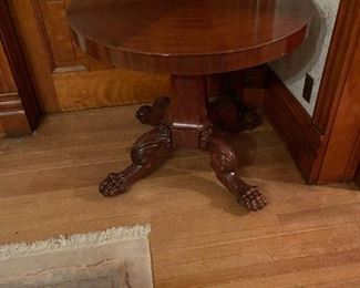 Antique Mahogany Round Table with Claw Feet