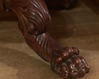 Antique Mahogany Round Table with Claw Feet
