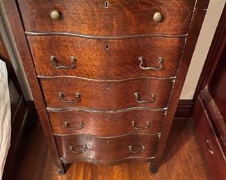 Curved Front Tiger Oak 5 Drawer Dresser