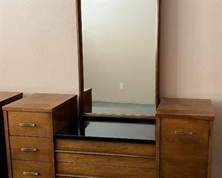 Vintage Bassett Bedroom Vanity