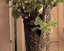 Metal Vase w Floral 