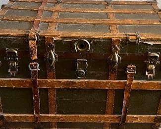 Vintage Trunk 