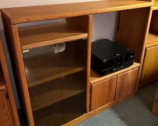 Oak Entertainment Unit 4 piece w Light Bridge