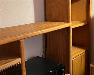 Oak Entertainment Unit 4 piece w Light Bridge