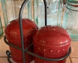 Salt & Pepper w Caddy