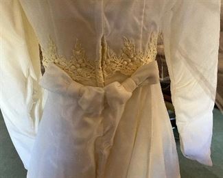 1960 Wedding Gown w Detachable Train and Veil