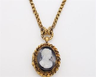 Antique Gold GF Filigree Ornate Victorian Carved Cameo Locket Necklace