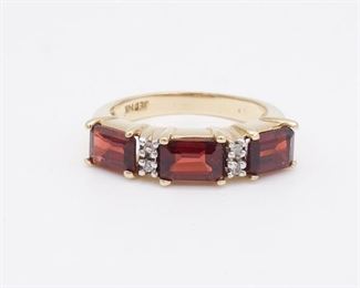 Vintage 14K Yellow Gold Triple Garnet Diamond Ring Size 5.75