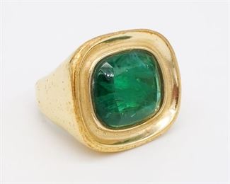 Vintage Green Stone Gripoix Large Gold Tone Ring Size 7.75
