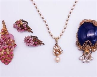 Vintage Group Miriam Haskell Jewelry incl Necklace, Brooch Earrings Suite