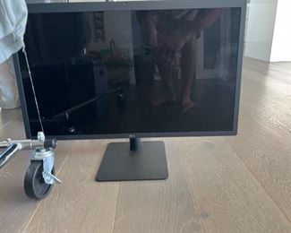 4K 27 inch monitor (2021 model)