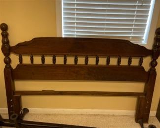 3 piece set : Headboard and bed frame 62.5” w 43.5” t, dresser w mirror I got a put up the table I wonder if I should put up the table we talked about doing it outside you’ll be freezing I’ve gotten another one of these it is cold your hands will be free yeah but we’re going to I have to be out here either in the garage or outside of the garage so I think inside of the garage if you’re more comfortable well when you open that thing I think because that’s the other thing I I need to get the orange screen stuff but if we’re gonna: 60” w 18” d 71” t, (1) night stand: 22” w 16” d 23.5” t
$175.00