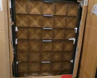 #29        Pulaski - P174124 - Hudson Drawer Chest