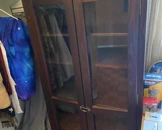 Storage cabinet (1 of 2)