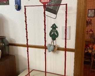 Tom's store clip display