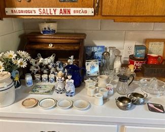 "Sally Ann" bread store push-bar advertising, blue and white ware, creamer pitchers, etc.