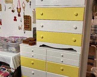 chests of drawers