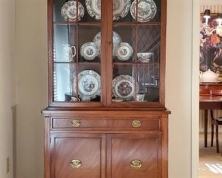 Vintage china cabinet by Drexel Furniture...perfect size!