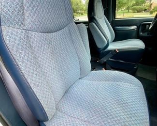 Buy it Now ($5,995) 2000 Chevrolet Express 1500 Passenger/Cargo Van.  New Michelin Tires, Battery and recently detailed.  Only 120,000 Miles, Automatic.  Used as a Handicap Van the Lift has been repaired and is working. 